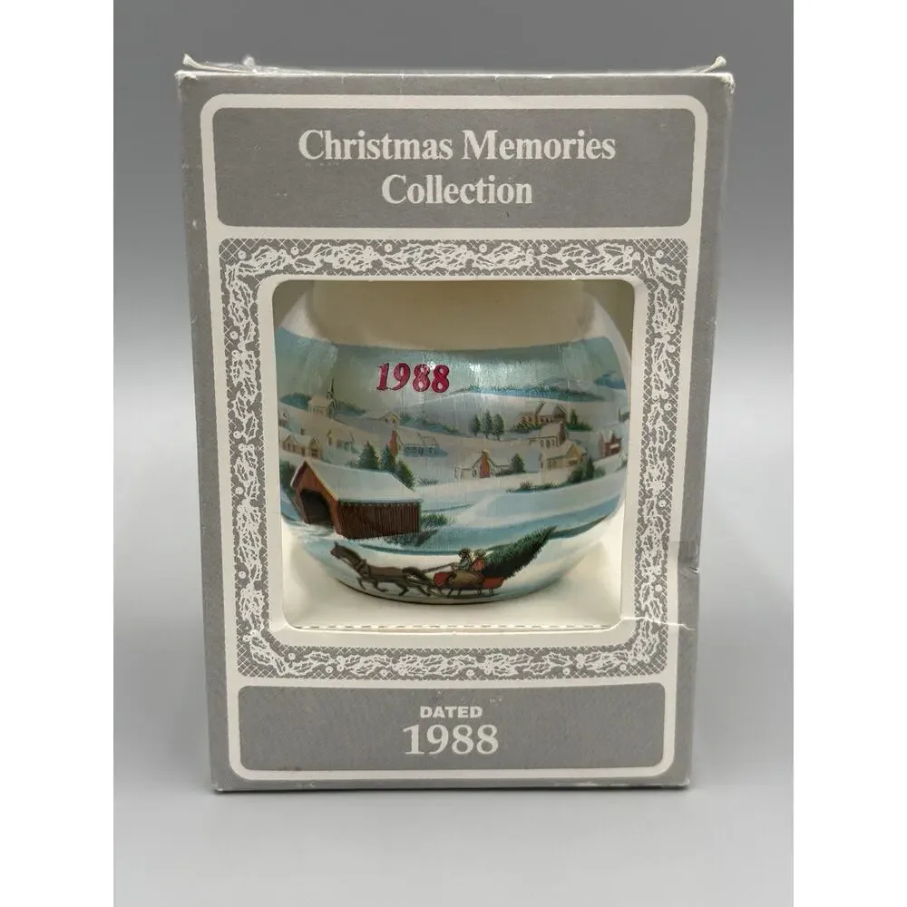Vintage 1988 Christmas Memories Collection‎ Christmas Ornament READ DETAILS